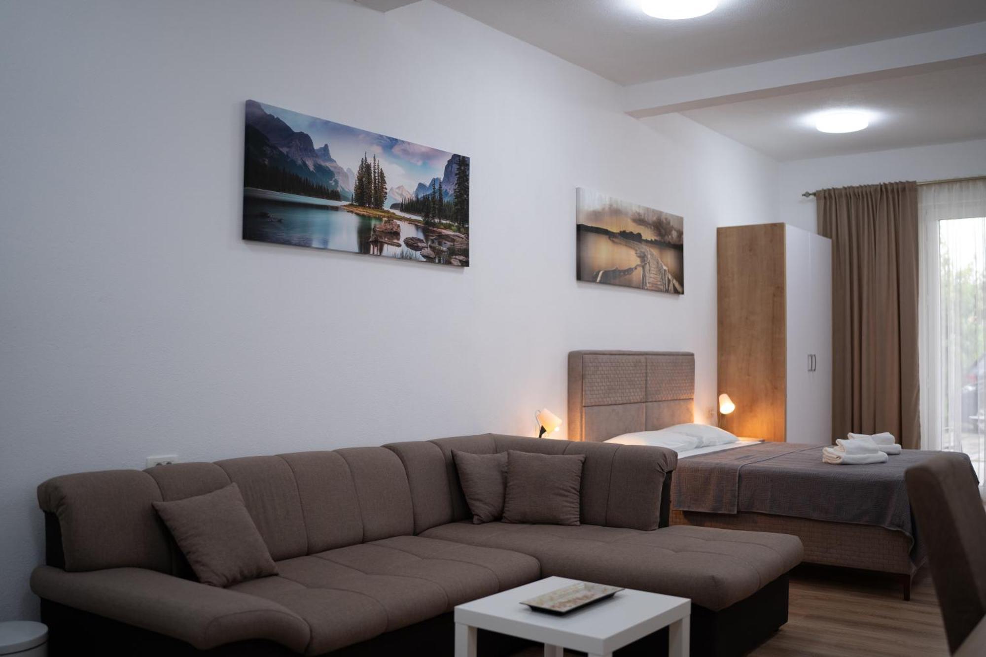 Dane Apartment Airport Podgorica Mitrovici  Dış mekan fotoğraf