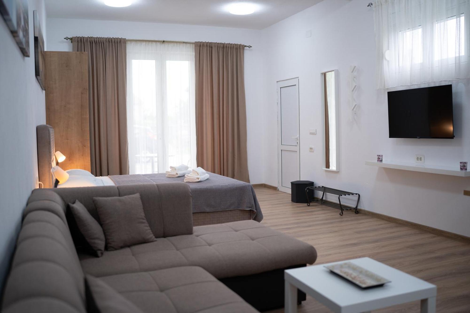 Dane Apartment Airport Podgorica Mitrovici  Dış mekan fotoğraf