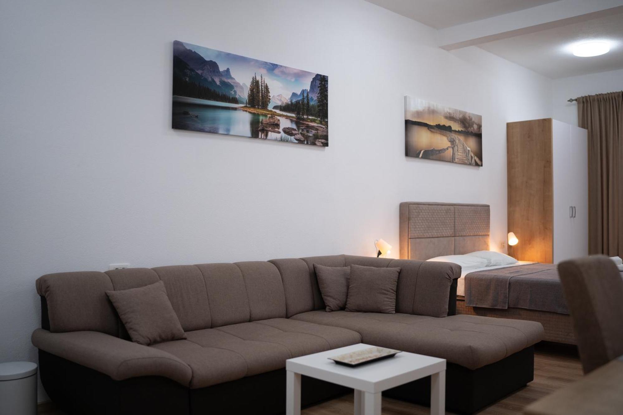 Dane Apartment Airport Podgorica Mitrovici  Dış mekan fotoğraf
